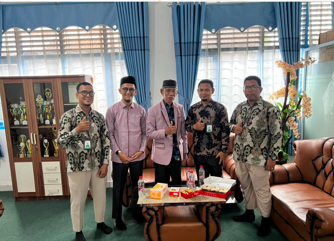 Kunjungan Silaturahmi dengan Pimpinan Pondok Pesantren Darun Nadhah Bangkinang